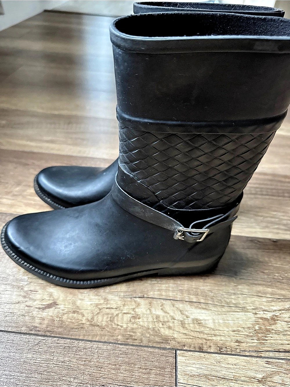 däv Black Buckle Rain Boots